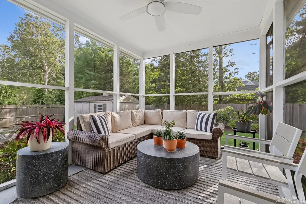 1181 Fireplace Road East Hampton NY 11937
