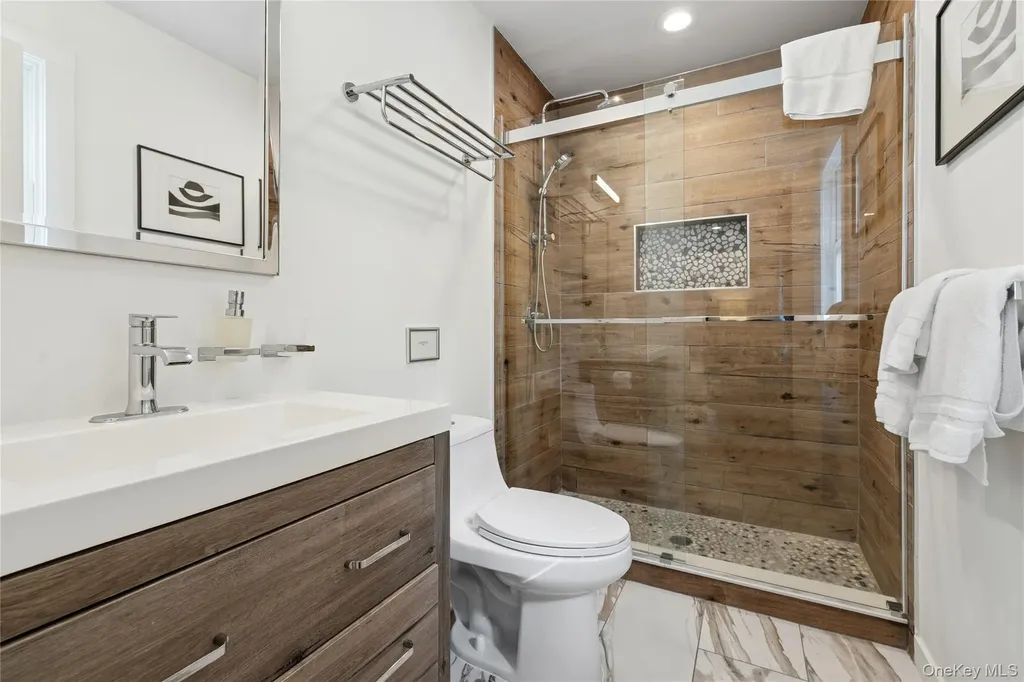 1181 Fireplace Road East Hampton NY 11937