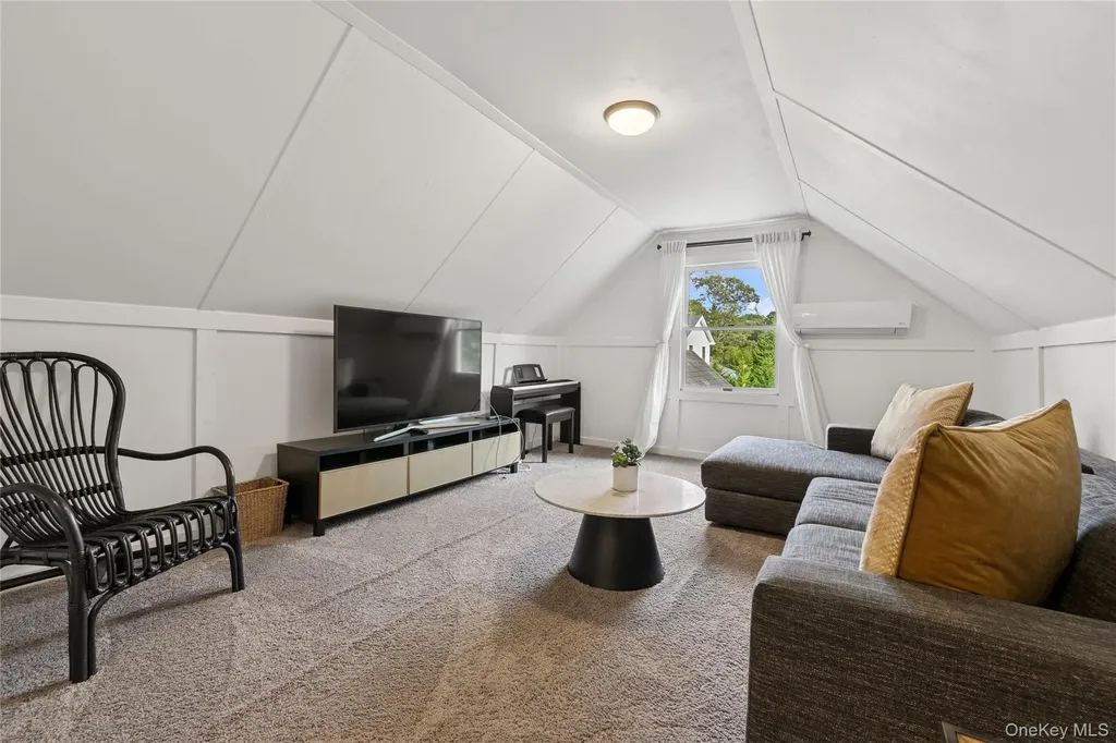 1181 Fireplace Road East Hampton NY 11937