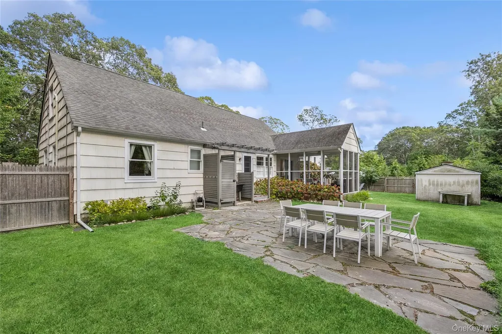 1181 Fireplace Road East Hampton NY 11937
