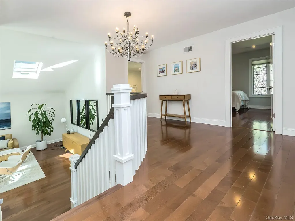 14 Combes Drive Manhasset NY 11030
