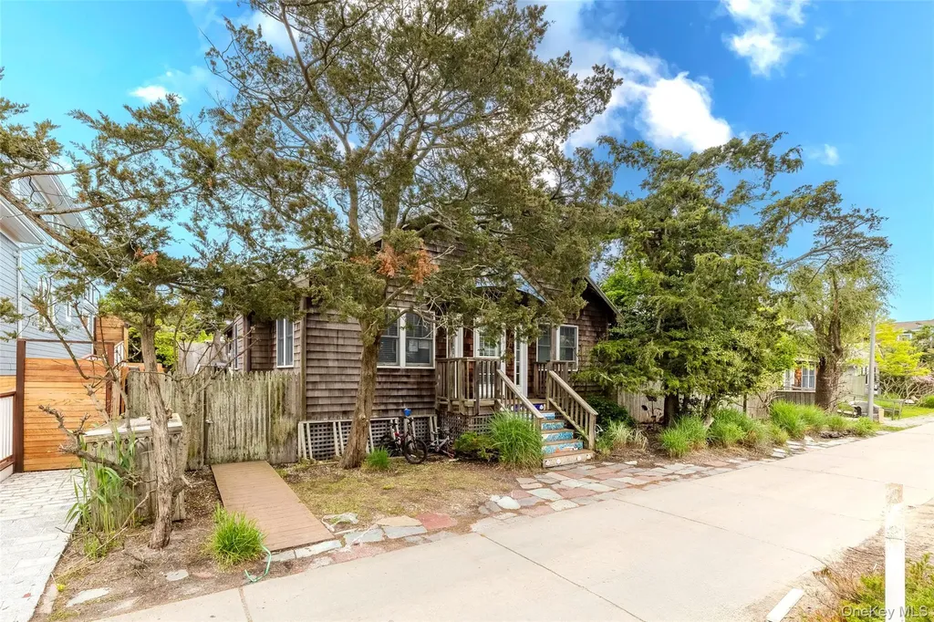 748 Ocean Breeze Ocean Beach NY 11770