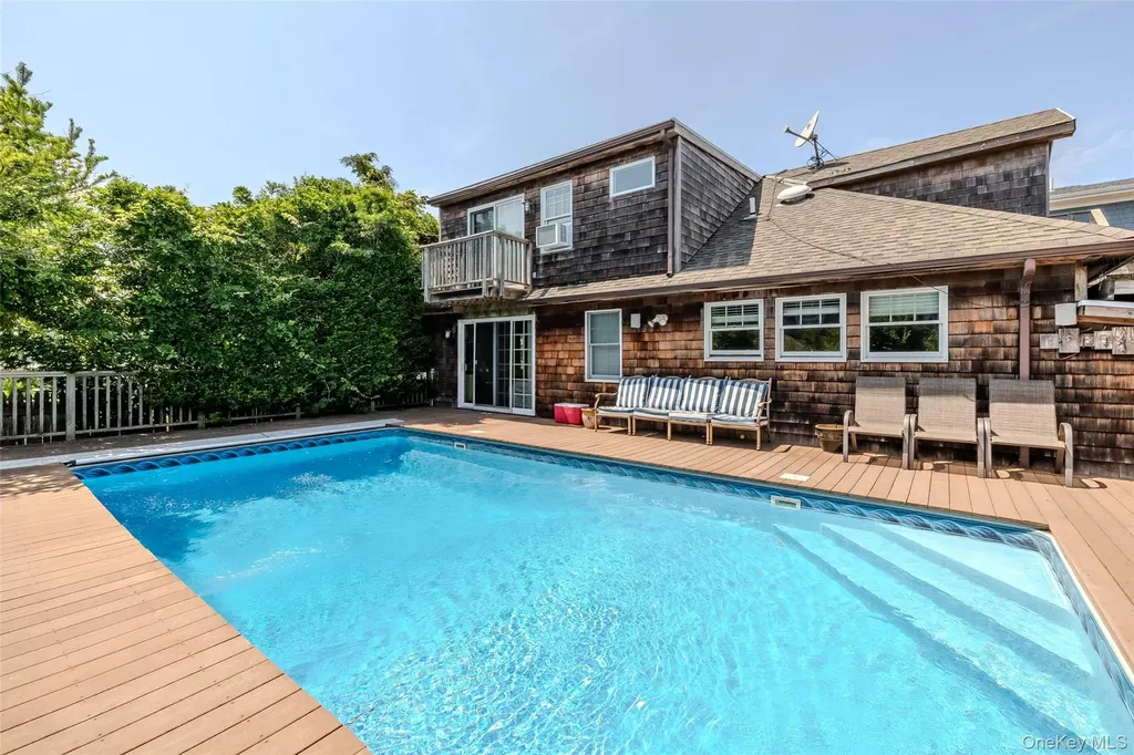 748 Ocean Breeze Ocean Beach NY 11770