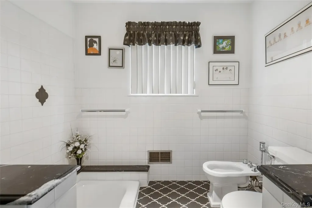 26 Jill Drive West Nyack NY 10994
