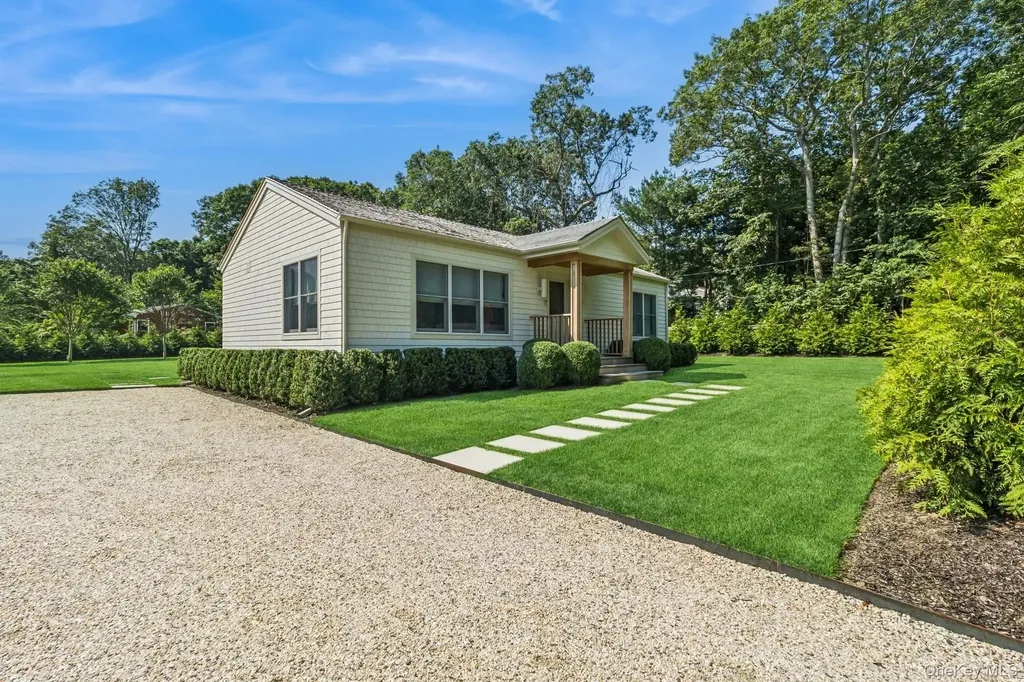 96 Town Lane East Hampton NY 11937