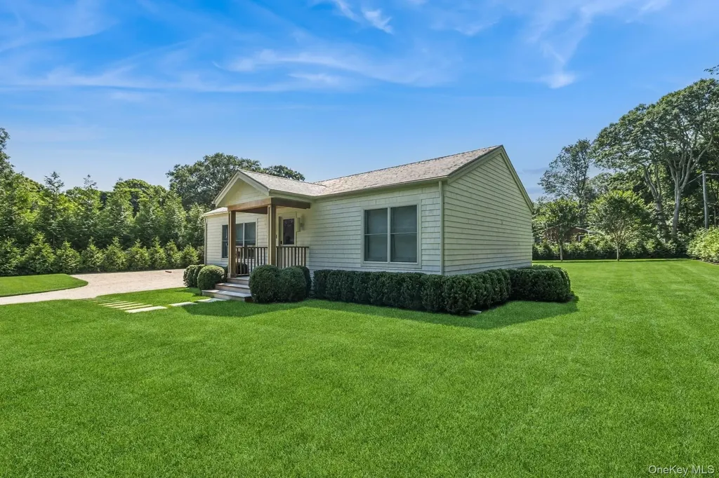 96 Town Lane East Hampton NY 11937