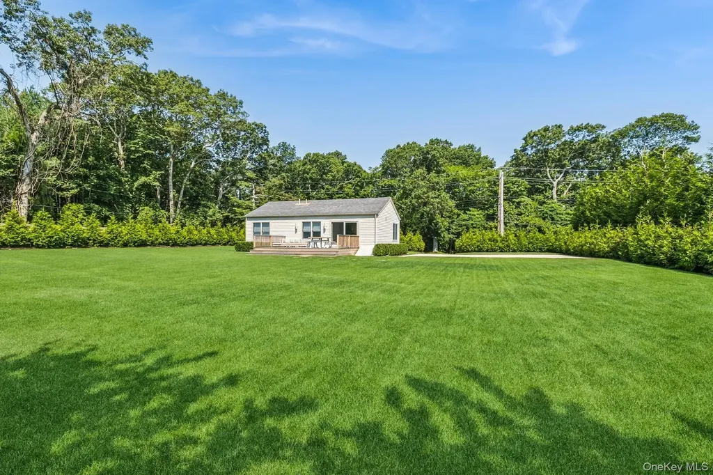 96 Town Lane East Hampton NY 11937