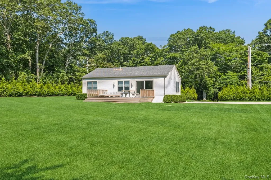 96 Town Lane East Hampton NY 11937