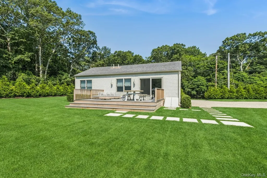 96 Town Lane East Hampton NY 11937