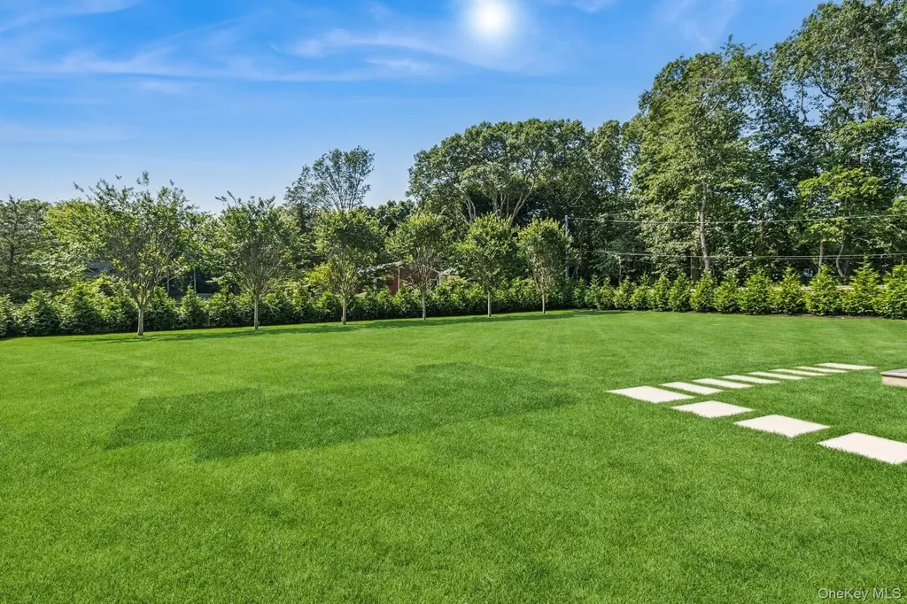96 Town Lane East Hampton NY 11937