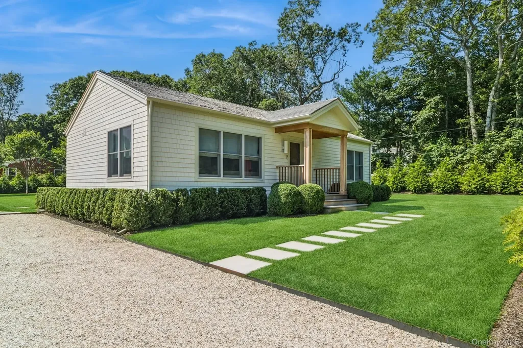 96 Town Lane East Hampton NY 11937