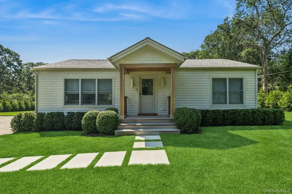 96 Town Lane East Hampton NY 11937