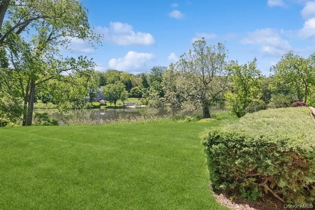 43 Hill Street Wading River NY 11792