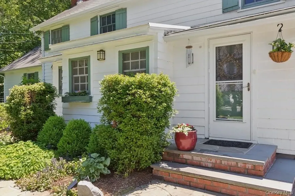 43 Hill Street Wading River NY 11792