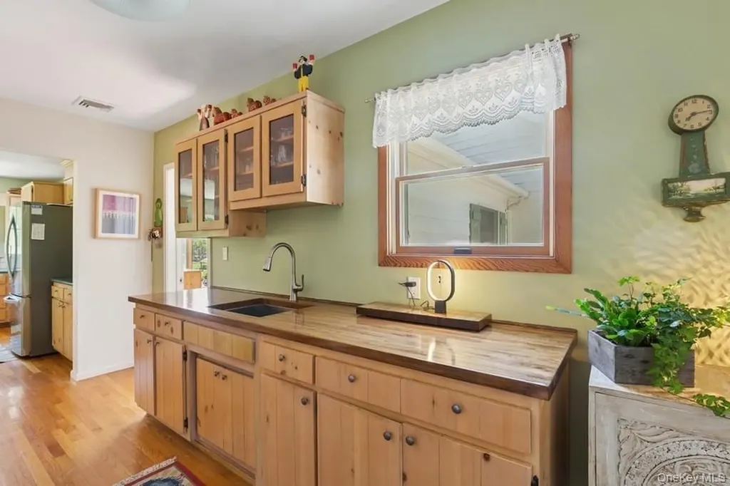 43 Hill Street Wading River NY 11792