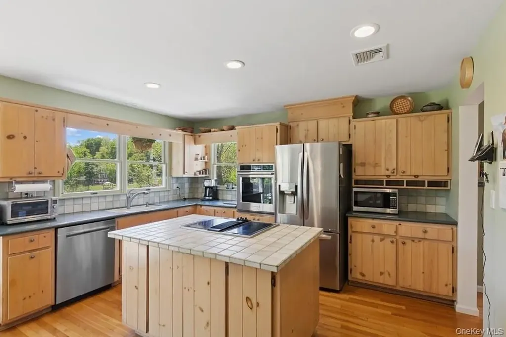 43 Hill Street Wading River NY 11792