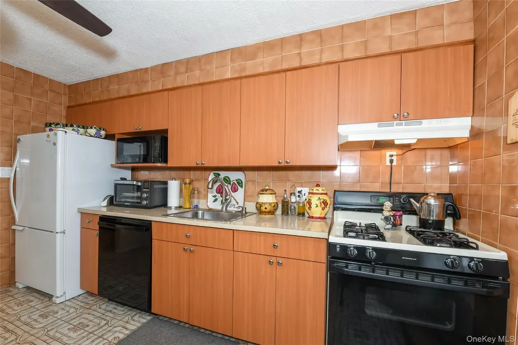 10109 97th Avenue Ozone Park NY 11416