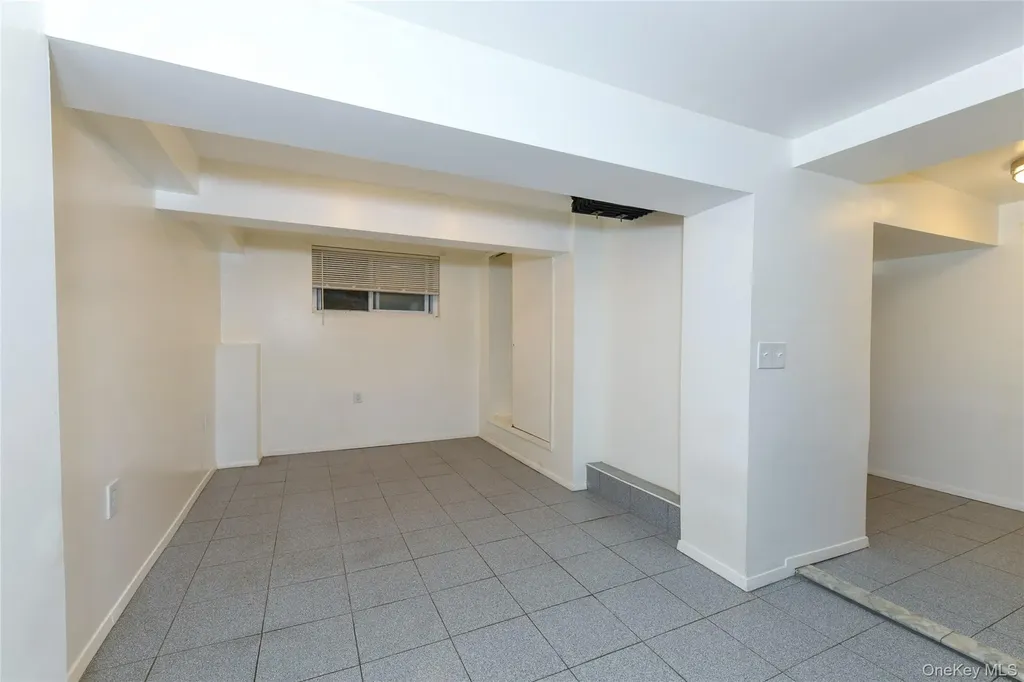 10109 97th Avenue Ozone Park NY 11416