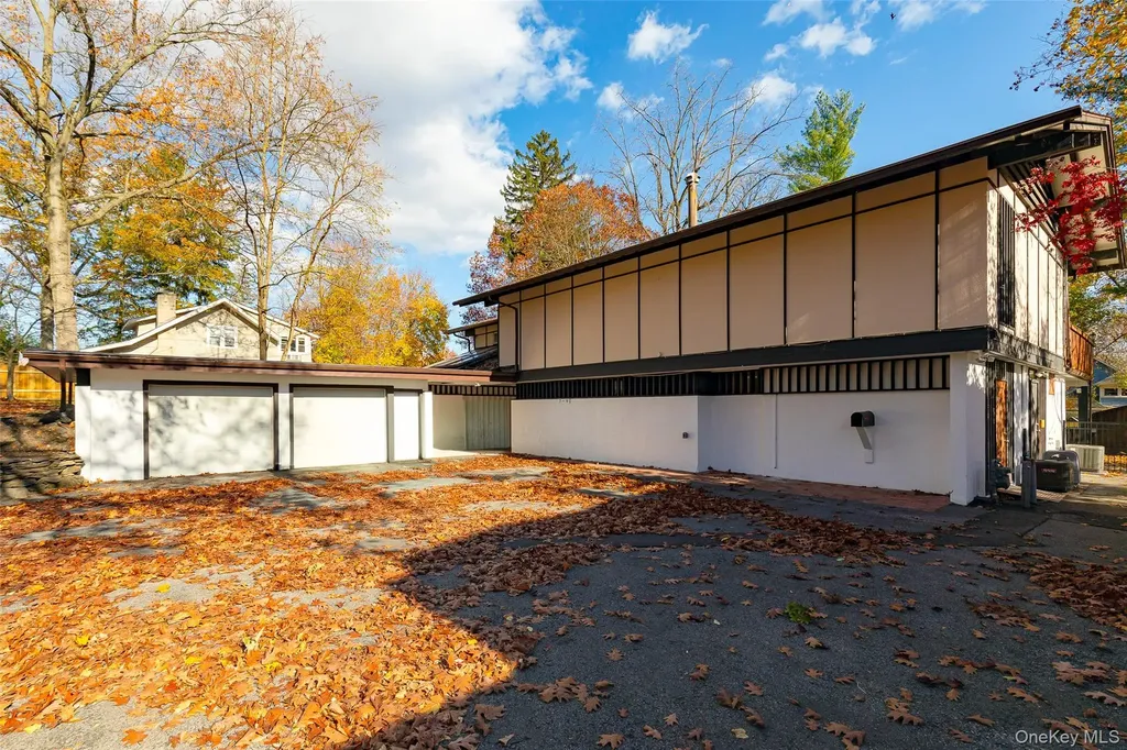 7 Ferris Lane Poughkeepsie NY 12601
