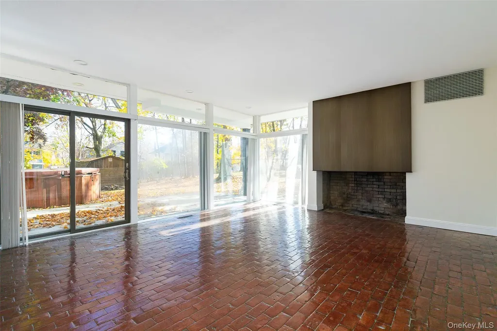 7 Ferris Lane Poughkeepsie NY 12601