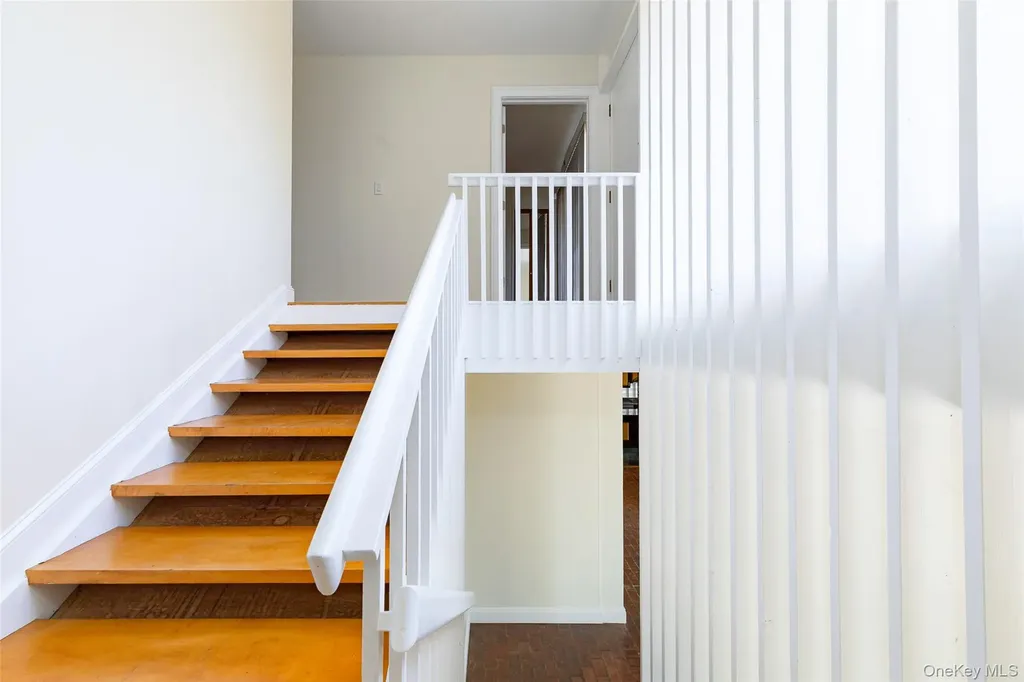 7 Ferris Lane Poughkeepsie NY 12601