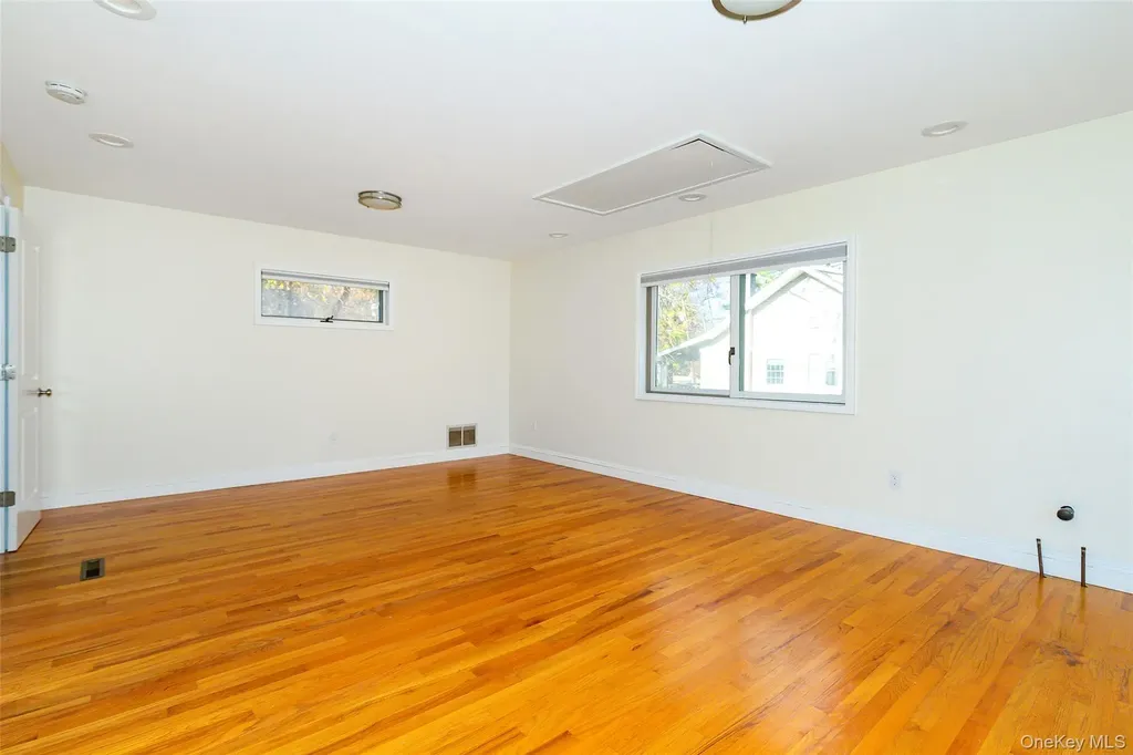 7 Ferris Lane Poughkeepsie NY 12601