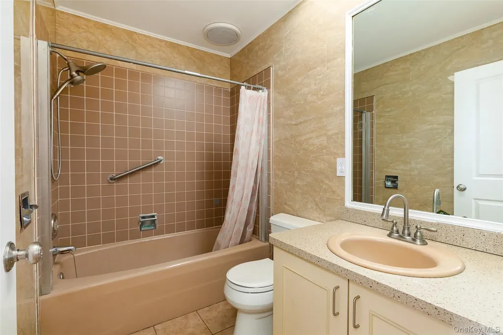 7 Ferris Lane Poughkeepsie NY 12601