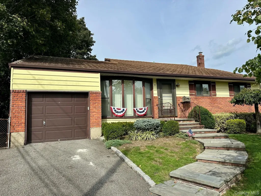 15 Sheli Drive Old Bethpage NY 11804