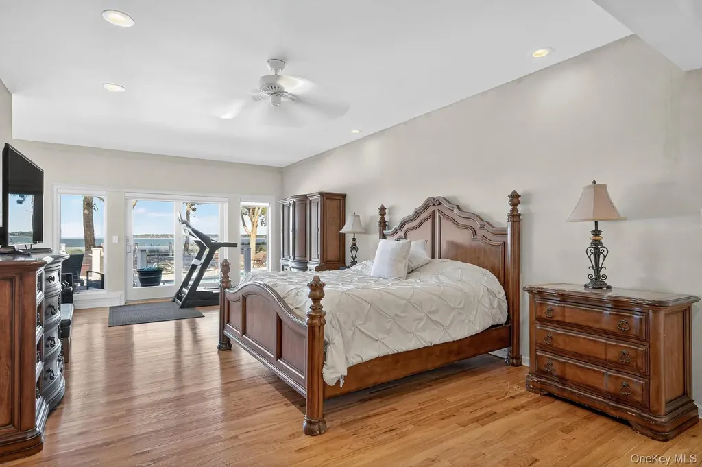 5 Penny Lane Saint James NY 11780