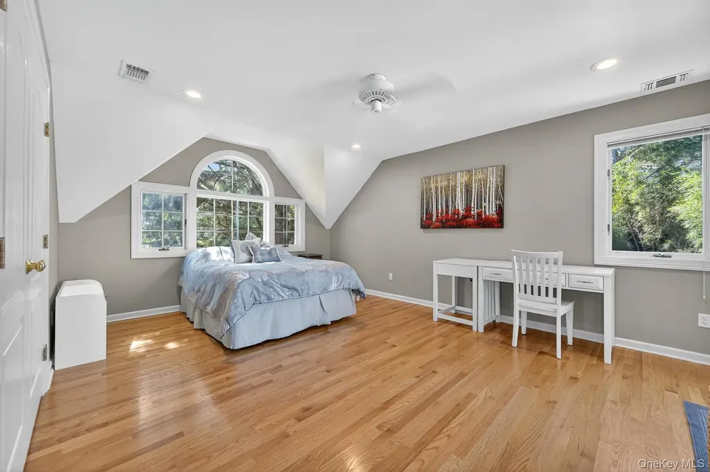 5 Penny Lane Saint James NY 11780