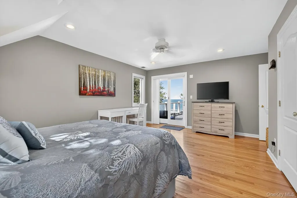 5 Penny Lane Saint James NY 11780