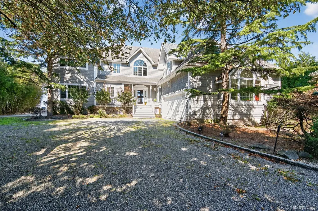 5 Penny Lane Saint James NY 11780