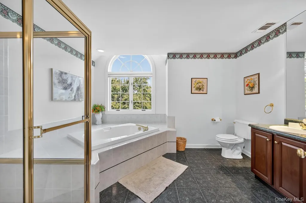 5 Penny Lane Saint James NY 11780