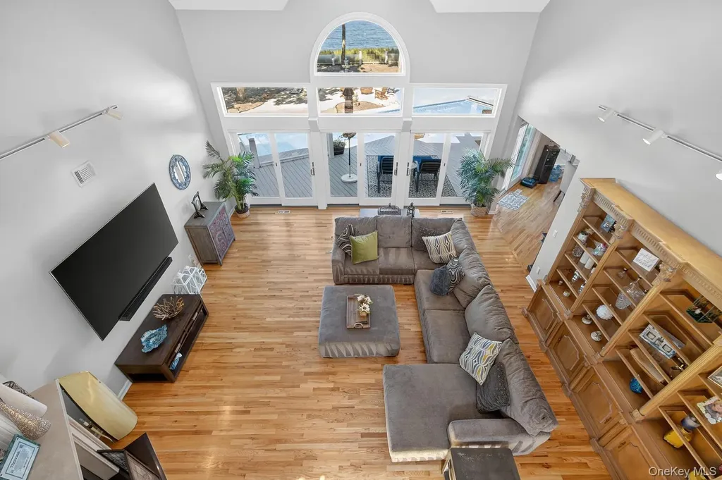 5 Penny Lane Saint James NY 11780