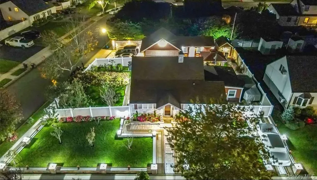 38 Quarry Lane Levittown NY 11756