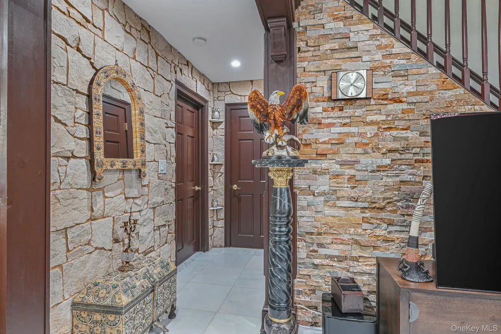 38 Quarry Lane Levittown NY 11756