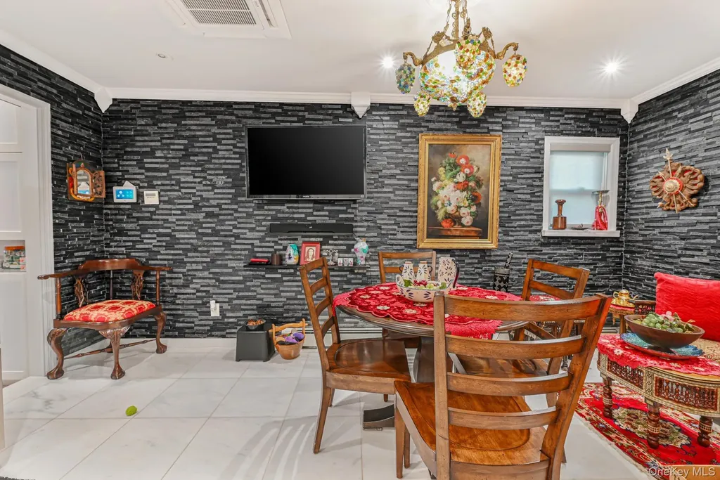 38 Quarry Lane Levittown NY 11756