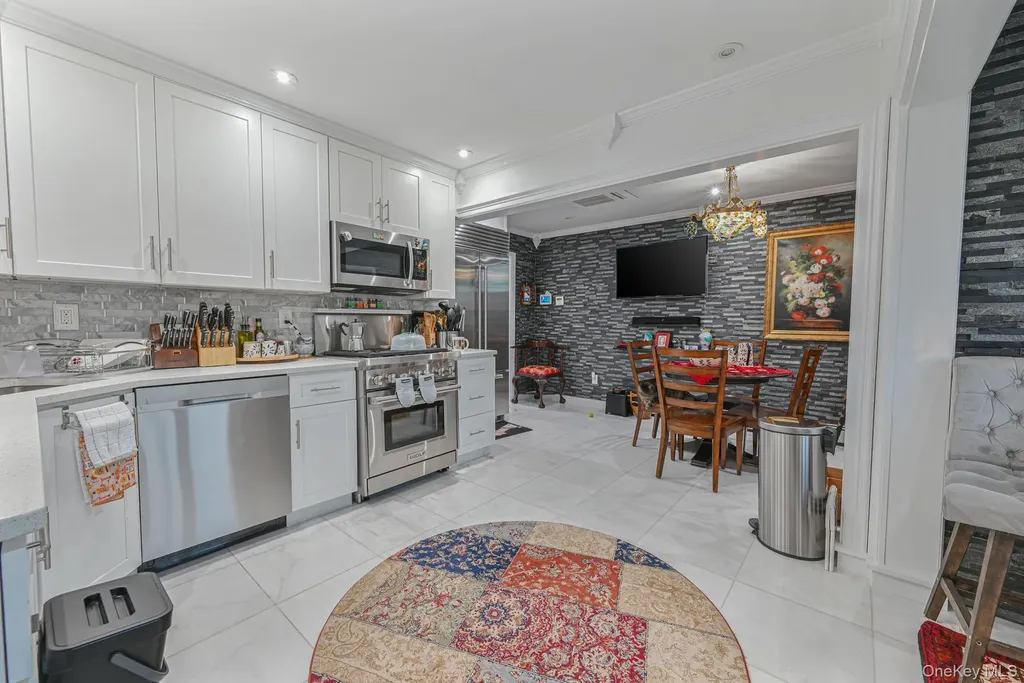 38 Quarry Lane Levittown NY 11756