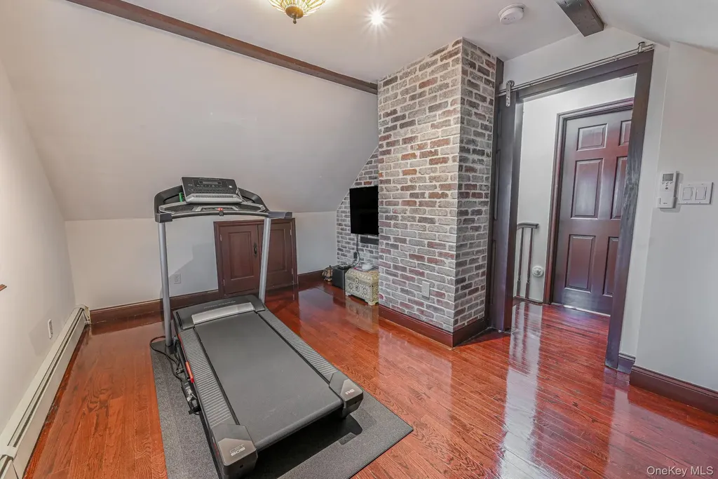 38 Quarry Lane Levittown NY 11756