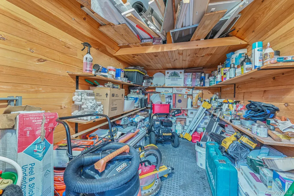 38 Quarry Lane Levittown NY 11756