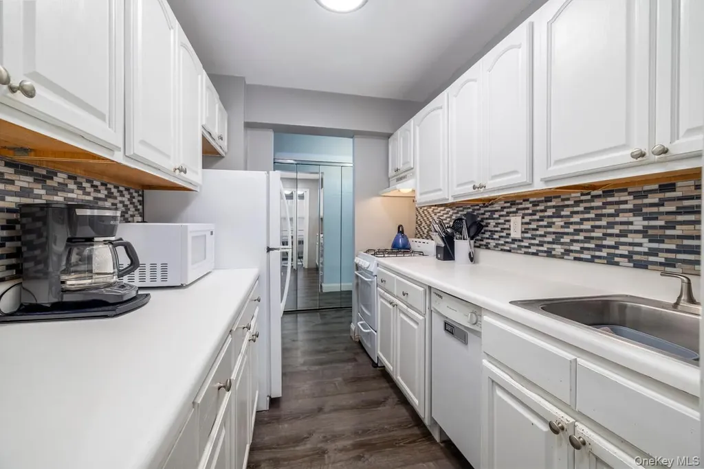 99 Randall Freeport NY 11520