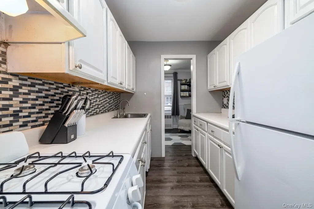 99 Randall Freeport NY 11520