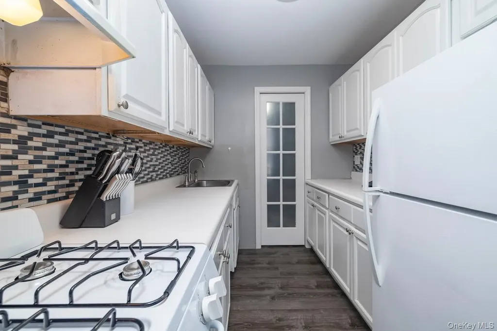 99 Randall Freeport NY 11520