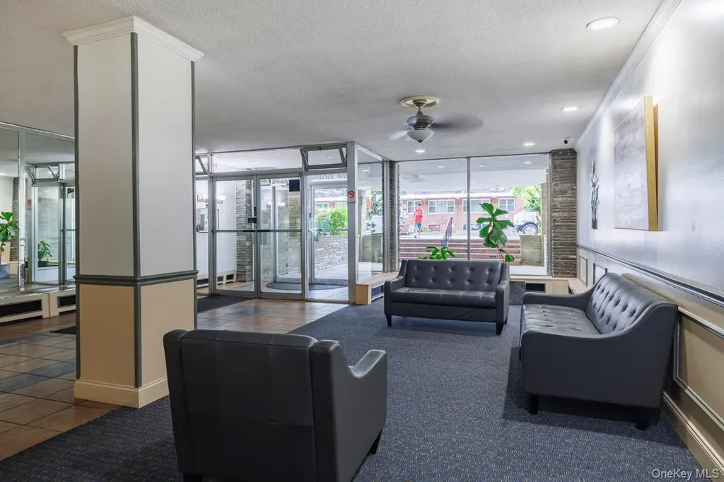 99 Randall Freeport NY 11520