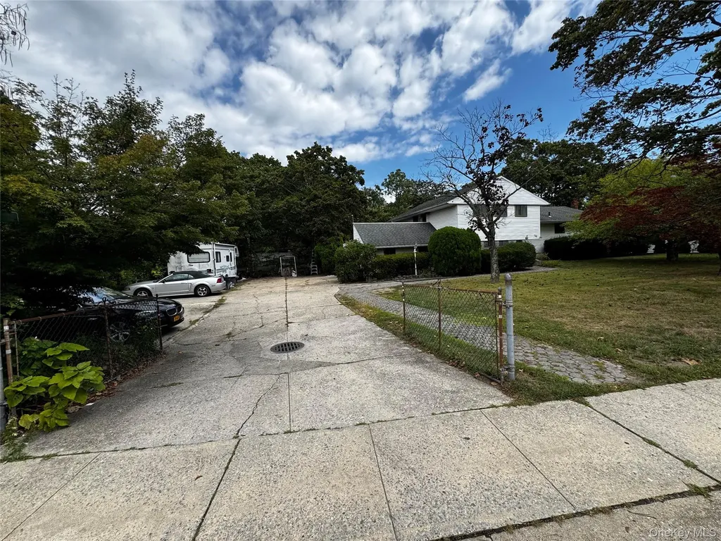 149 Phelps Lane North Babylon NY 11703