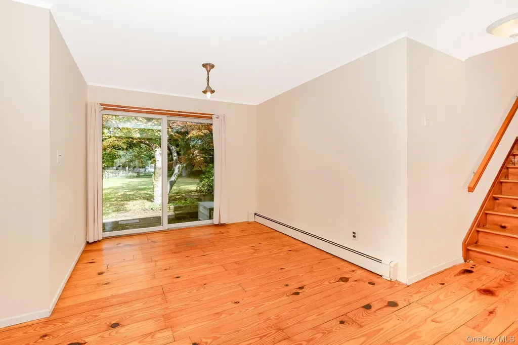 83 Sunrise Lane Smithtown NY 11787