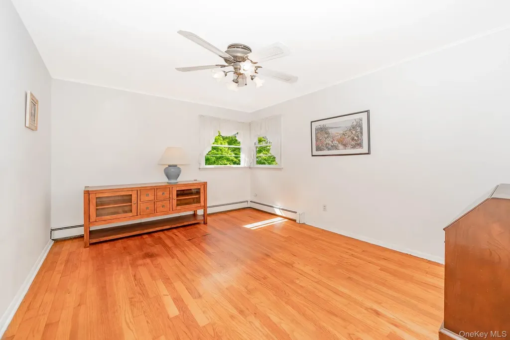 83 Sunrise Lane Smithtown NY 11787