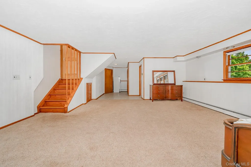 83 Sunrise Lane Smithtown NY 11787