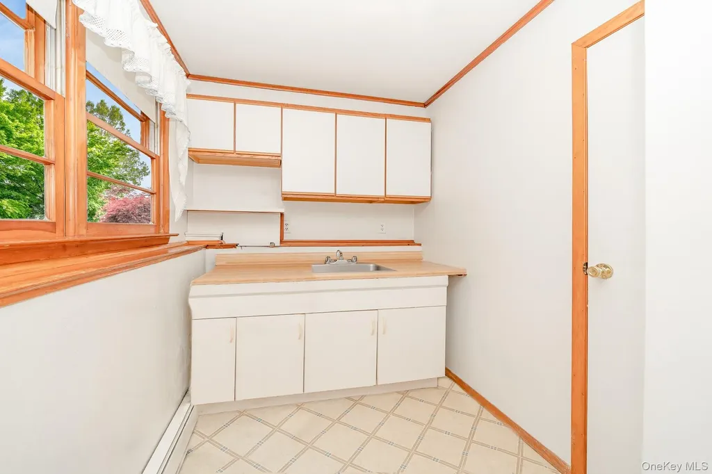 83 Sunrise Lane Smithtown NY 11787