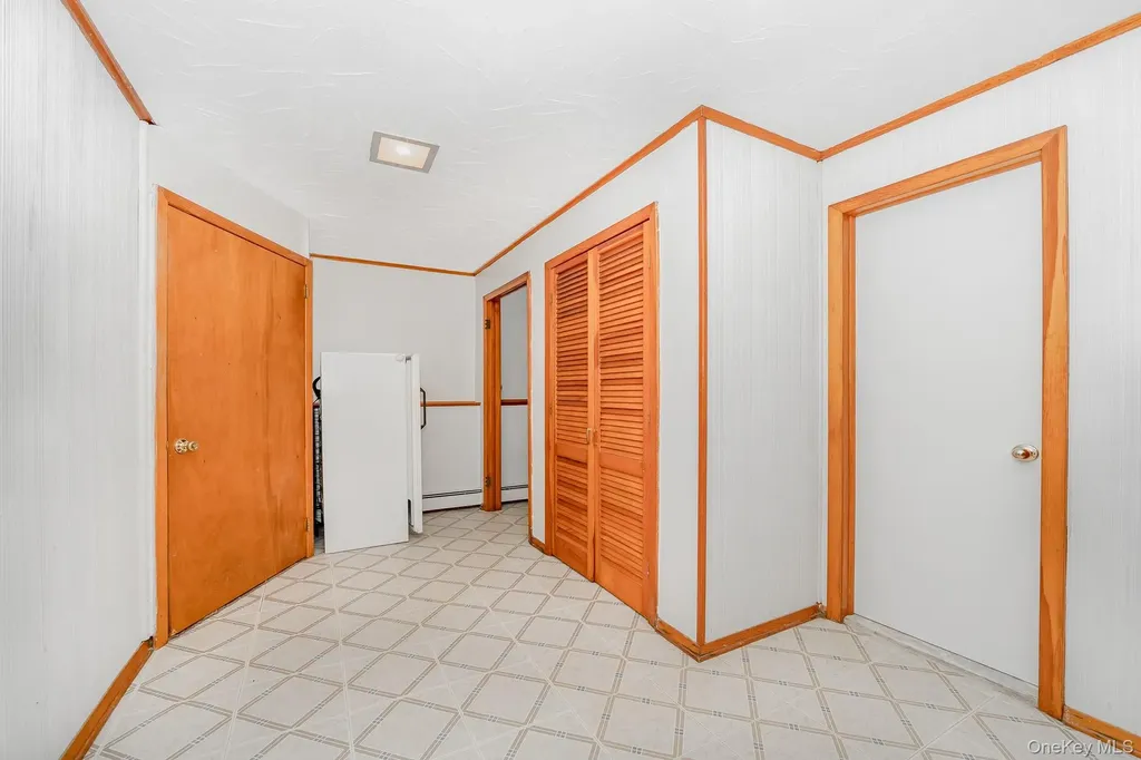 83 Sunrise Lane Smithtown NY 11787